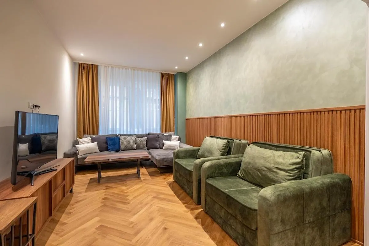 Elegant & Stylish 2-Bedroom Apartment ソフィア